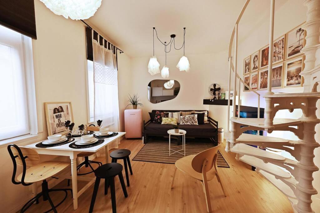 Stylish Duplex In The Heart Of Brussels Centre Apartment Exterior photo